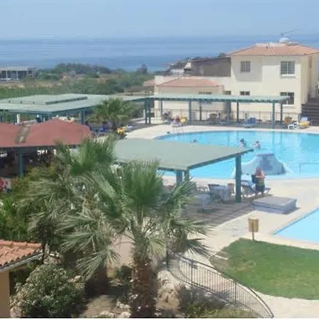 アパートホテル Paradise Kings Club