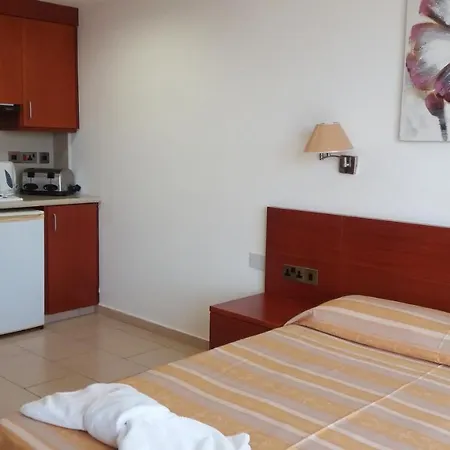 Paradise Kings Club Klorakas