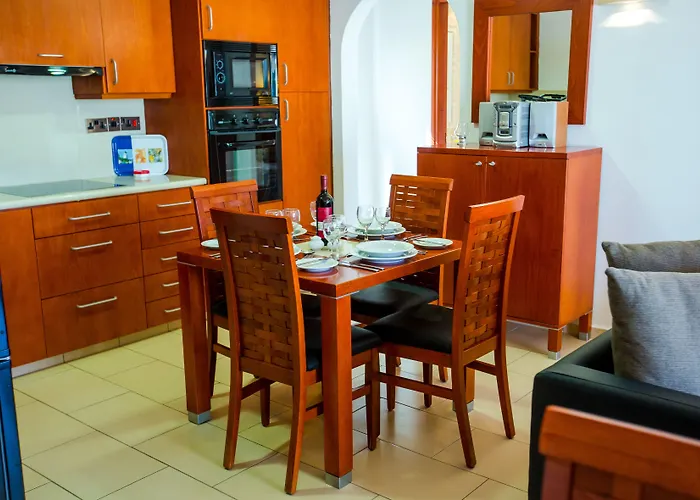 Paradise Kings Club Aparthotel Klorakas